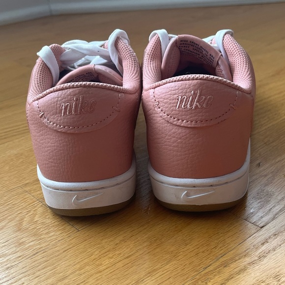 Nike Court Vintage Premium Sneakers - Picture 7 of 12